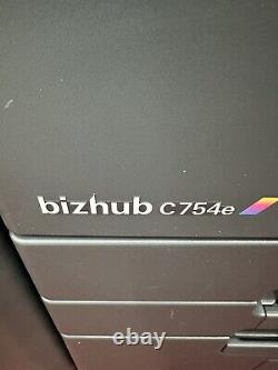 Photocopieur couleur Konica Minolta Bizhub C754e et finisseur à dos carré pour livrets